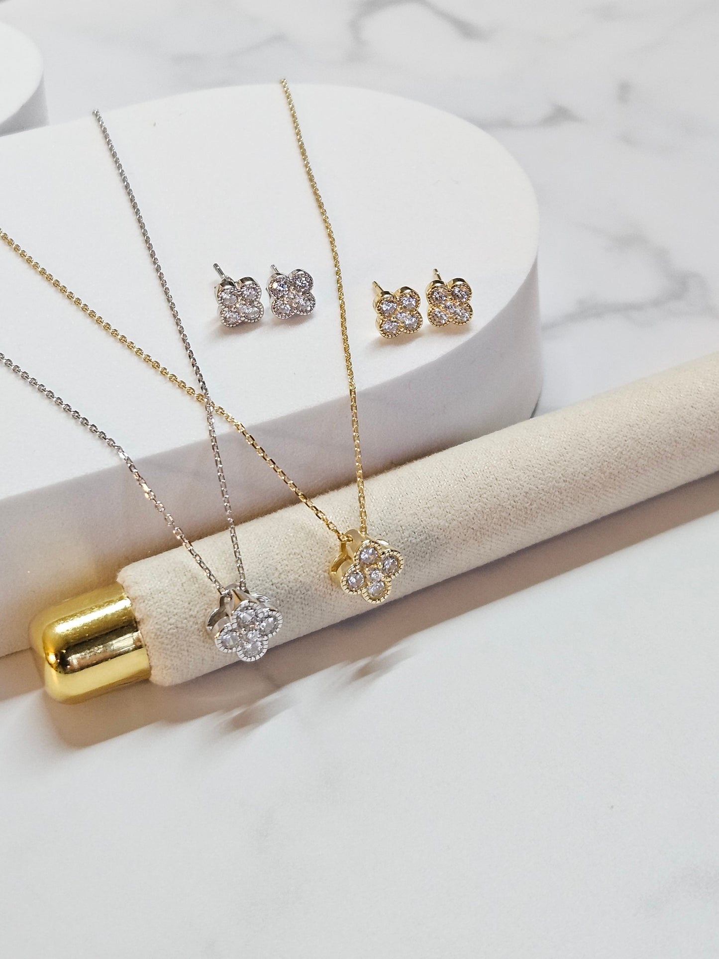 Sparkling Clover Earrings & Necklace Set