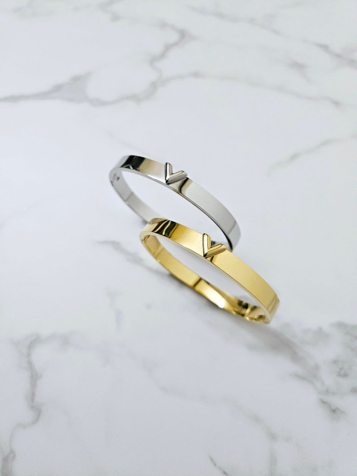 The V Style Bangle