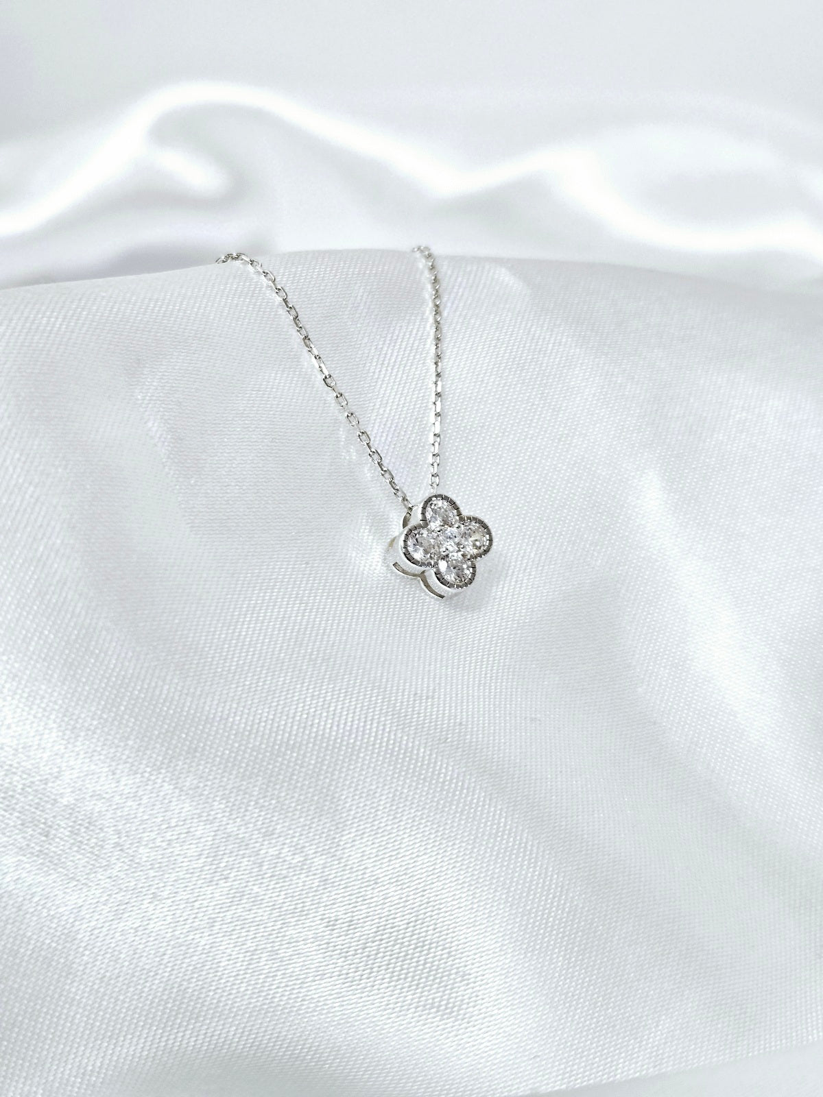 Sparkling Clover Pendant Necklace