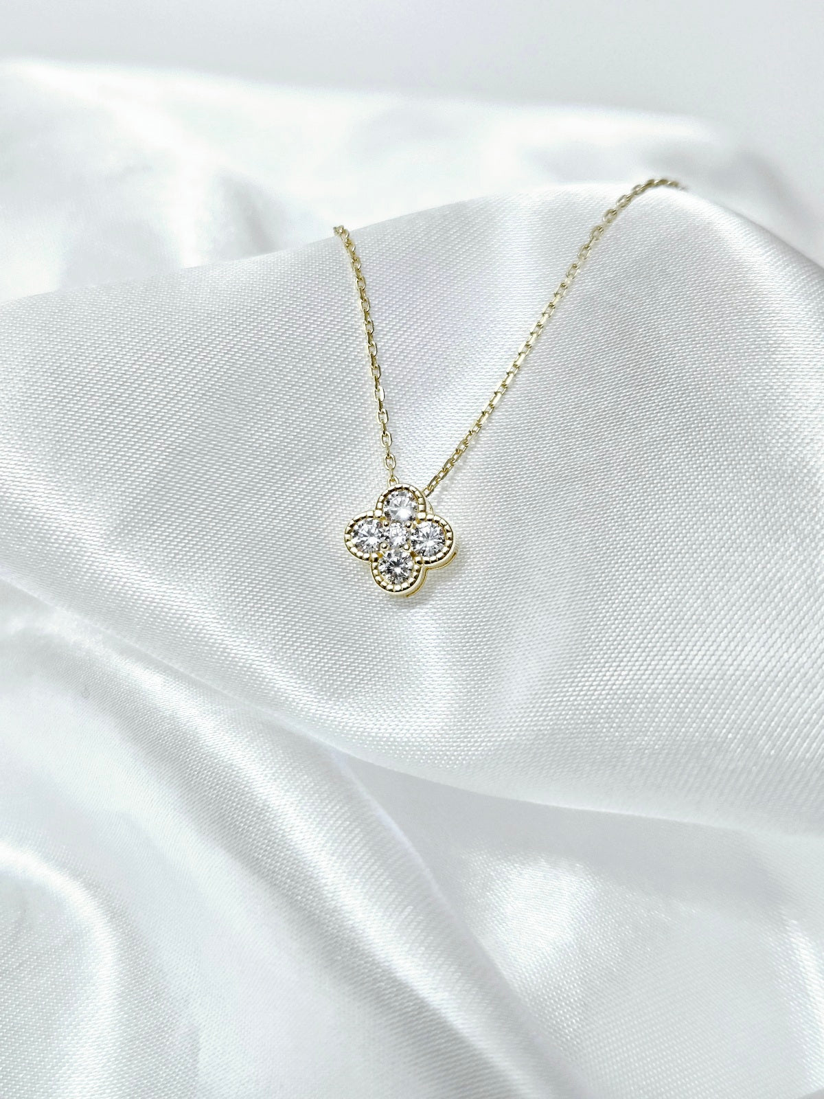 Sparkling Clover Pendant Necklace