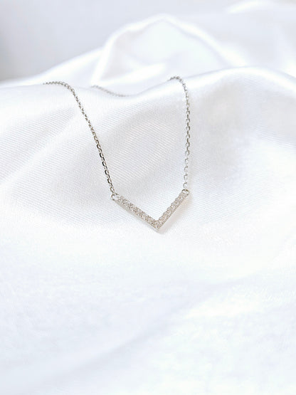 Minimalist Arrow Pendant Necklace