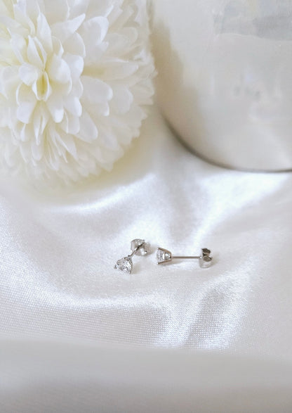 Unisex Dainty Crystal Stud Earrings