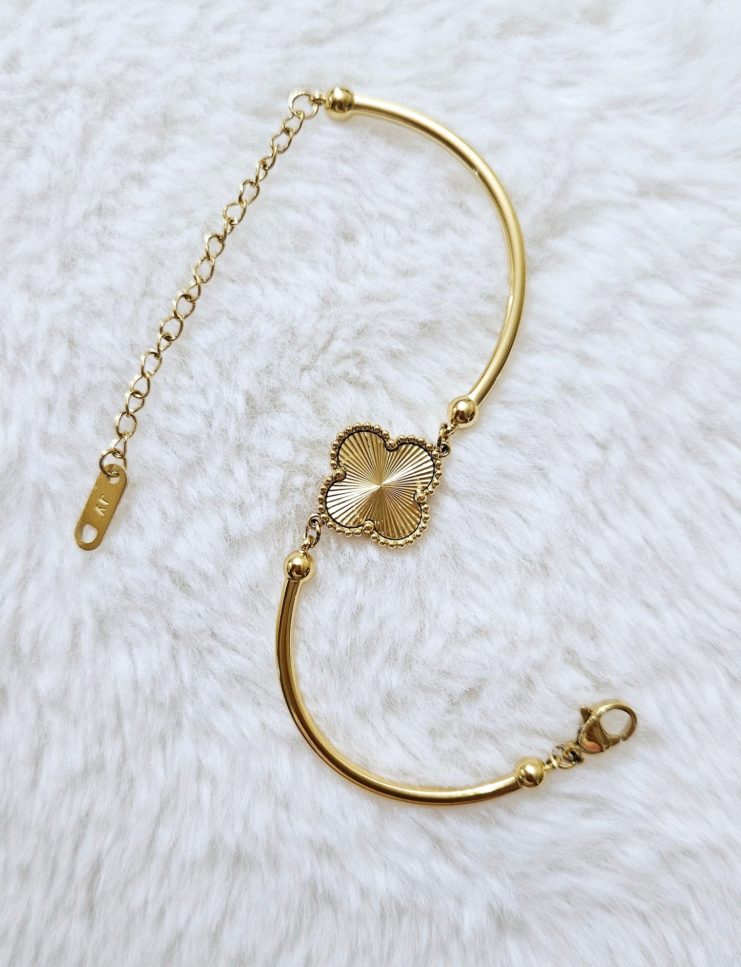 Gold Clover Bliss Bracelet